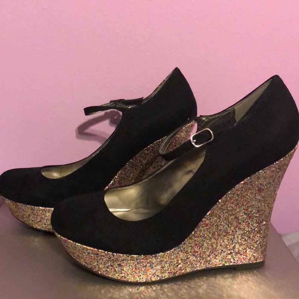 Wedge heels